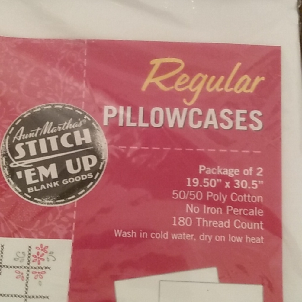 Aunt Martha's Pillowcase Pair - Standard 20"X30"-White ! NEW - Picture 3 of 3